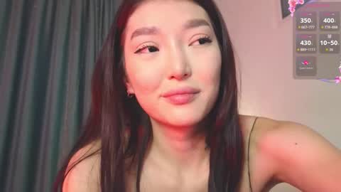 Snapshot of hey_herbal chatting on February 8, 2:53 pm Audrey online show from February 8, 2:53 pm