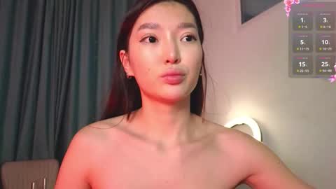 Snapshot of hey_herbal chatting on February 15, 4:14 pm Audrey online show from February 15, 4:14 pm