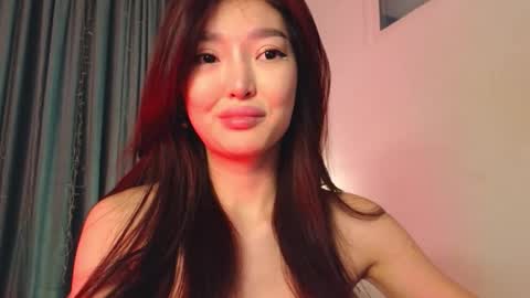 Snapshot of hey_herbal chatting on February 19, 3:08 pm Audrey online show from February 19, 3:08 pm