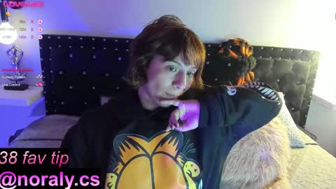 Snapshot of hey_noraly chatting on October 17, 4:15 am Noraly online show from October 17, 4:15 am