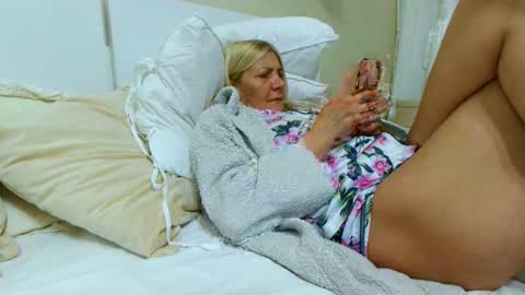 Heyheygrey online show from November 15, 6:48 pm