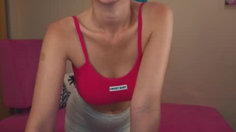 Snapshot of heyitsnaomi chatting on May 23, 11:31 pm Naomi online show from May 23, 11:31 pm