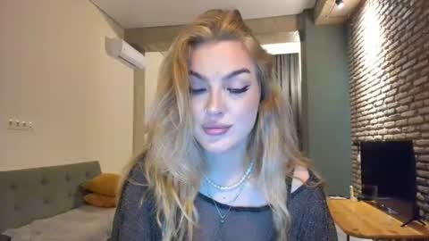 Snapshot of hi_lina chatting on June 25, 5:12 am Hi lina online show from June 25, 5:12 am