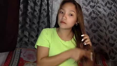 Snapshot of hi_there99 chatting on January 15, 10:09 am hi_there99 online show from January 15, 10:09 am