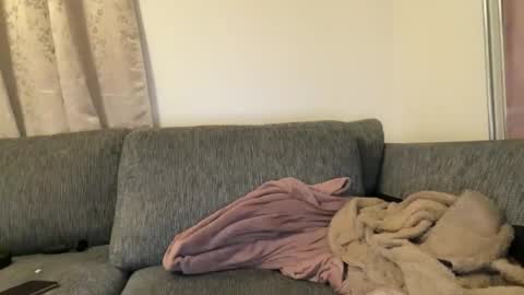 hichemlacoste333 online show from September 19, 12:34 am