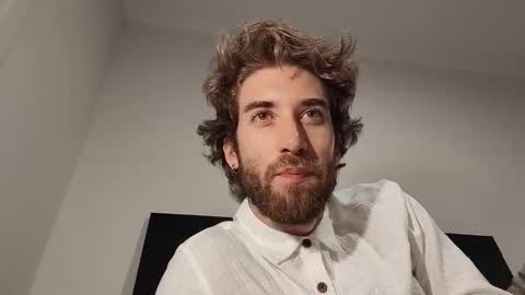 Snapshot of hiddengaze chatting on February 24, 7:28 am HiddenGaze online show from February 24, 7:28 am