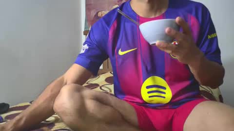 Snapshot of hideonbush051 chatting on November 9, 2:32 am hideonbush online show from November 9, 2:32 am