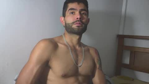 hideonbush online show from May 5, 2:30 am