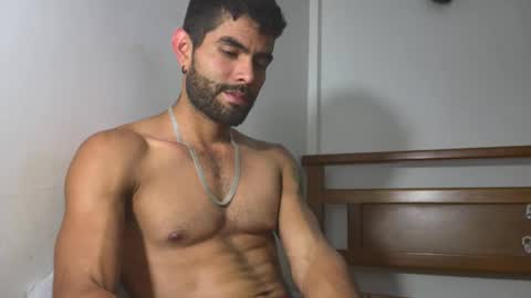 hideonbush online show from May 7, 1:00 am