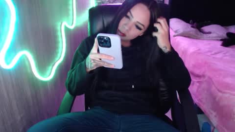 Snapshot of high_fortune chatting on January 11, 6:18 am high online show from January 11, 6:18 am