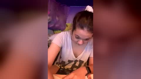 Snapshot of highnesscanna chatting on June 17, 4:48 am HiGHNESS CANNA online show from June 17, 4:48 am