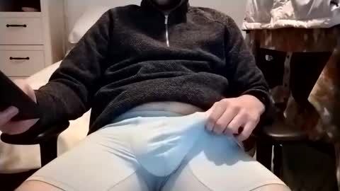 Snapshot of highway2026 chatting on January 15, 2:10 pm highway2026 online show from January 15, 2:10 pm