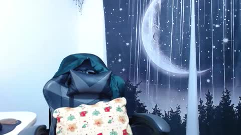 Snapshot of hikaryfire chatting on February 13, 2:02 pm hikaryfire online show from February 13, 2:02 pm