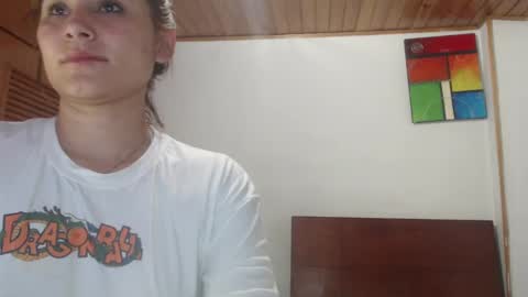 hilaril18 online show from January 16, 1:58 am