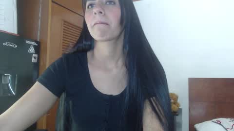 hilaril18 online show from January 24, 3:11 am