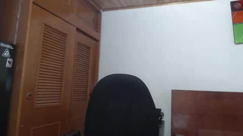 hilaril18 online show from January 26, 3:17 am