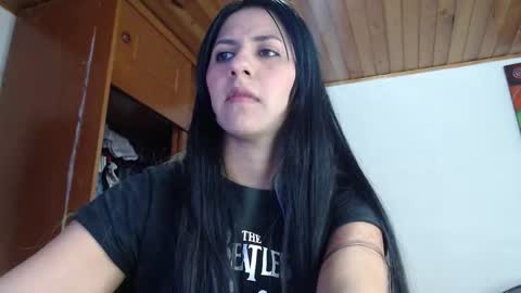 hilaril18 online show from September 28, 4:12 pm