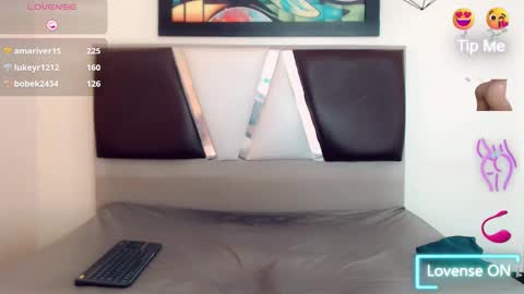 Hilary Avilan online show from March 20, 7:30 pm