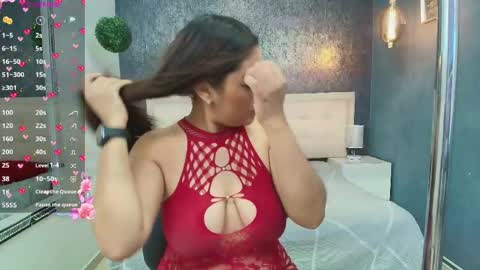 Snapshot of hilary_evanss chatting on May 17, 3:59 am hilary_evanss online show from May 17, 3:59 am
