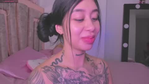 Snapshot of hilary_jones_22 chatting on May 6, 9:53 pm LUNA new account FOLLOW ME online show from May 6, 9:53 pm