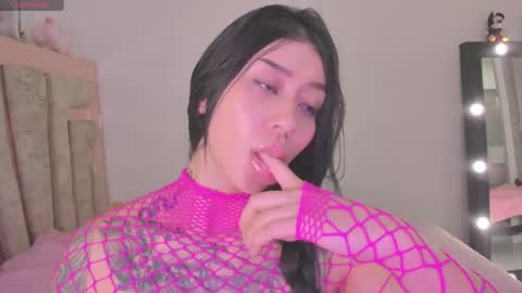 Snapshot of hilary_jones_22 chatting on May 10, 10:37 pm LUNA new account FOLLOW ME online show from May 10, 10:37 pm