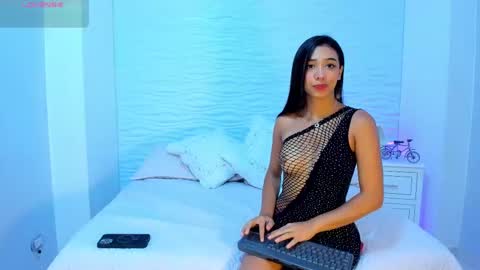 Snapshot of hileysweet chatting on March 9, 2:10 pm H I L E Y online show from March 9, 2:10 pm