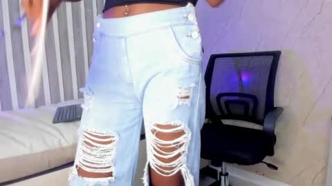  Hillary  online show from February 15, 11:03 pm