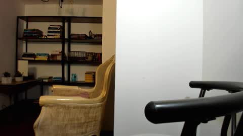 Snapshot of hillary_chen chatting on September 12, 10:15 am Hillary online show from September 12, 10:15 am