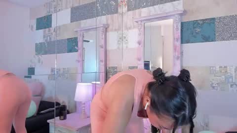 Snapshot of hillary_chen chatting on November 7, 4:12 am Hillary online show from November 7, 4:12 am