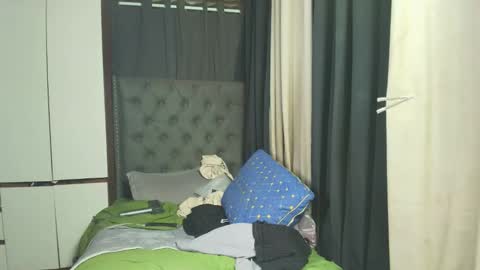 yuricah online show from February 7, 4:05 am