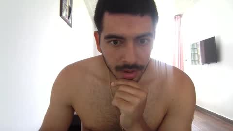 Snapshot of himoreno97 chatting on November 12, 2:50 pm Hi moreno online show from November 12, 2:50 pm