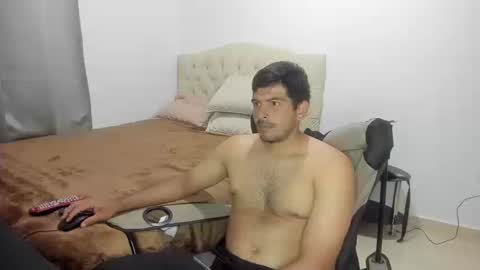 Snapshot of himoreno97 chatting on March 13, 1:34 am Hi moreno online show from March 13, 1:34 am