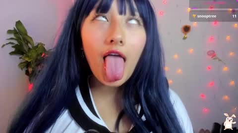 hinata online show from December 5, 8:33 pm