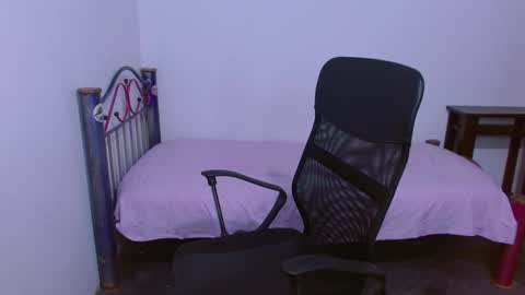 Snapshot of hinata_9 chatting on October 3, 3:36 am      0600AM-1100AM - online show from October 3, 3:36 am