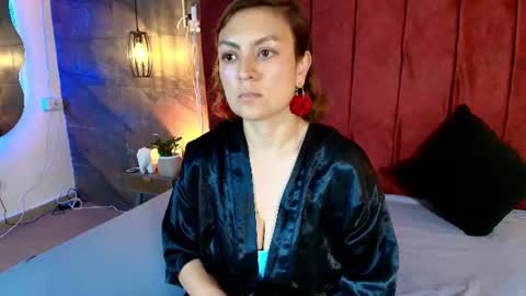 Snapshot of hinata_moonn chatting on June 20, 12:41 pm hinata_moonn online show from June 20, 12:41 pm
