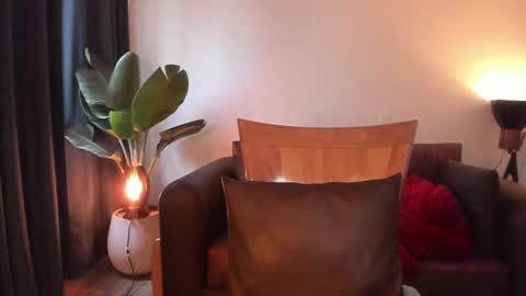 Hinnata online show from February 21, 7:54 pm