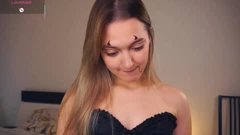 Snapshot of hip_hop_baby chatting on October 30, 6:30 pm Leya Day Mary Night PvT Open online show from October 30, 6:30 pm