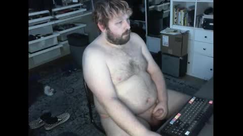 hipguy91 online show from December 18, 9:10 pm