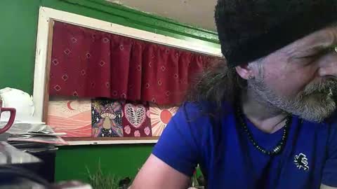 Snapshot of hippiedad333 chatting on April 26, 1:58 am hippiedad333 online show from April 26, 1:58 am