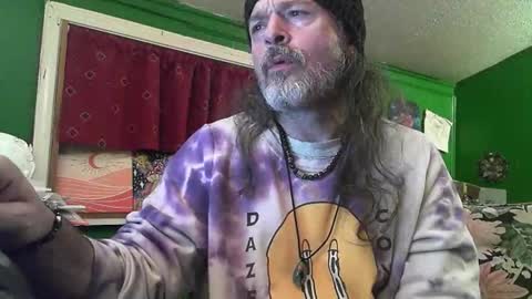 Snapshot of hippiedad333 chatting on April 27, 2:09 am hippiedad333 online show from April 27, 2:09 am