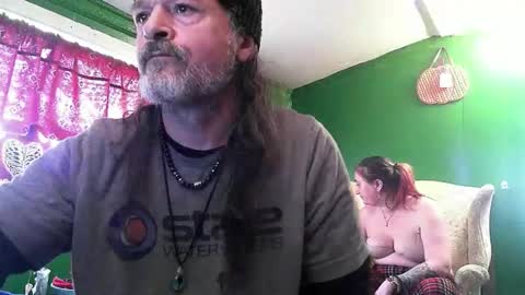 Snapshot of hippiedad333 chatting on April 27, 7:23 pm hippiedad333 online show from April 27, 7:23 pm