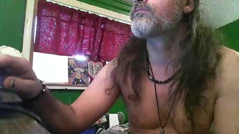 Snapshot of hippiedad333 chatting on April 30, 11:42 pm hippiedad333 online show from April 30, 11:42 pm