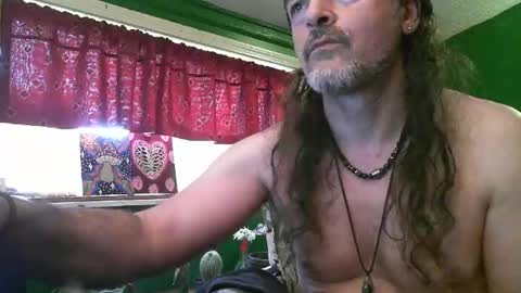 Snapshot of hippiedad333 chatting on May 7, 10:04 pm hippiedad333 online show from May 7, 10:04 pm