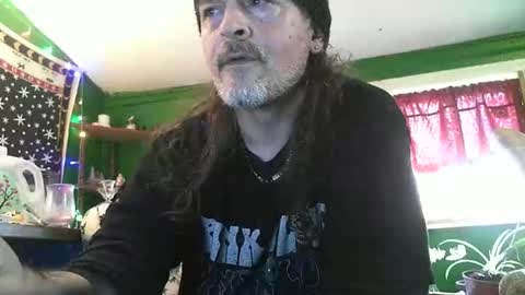 Snapshot of hippiedad333 chatting on May 11, 7:33 pm hippiedad333 online show from May 11, 7:33 pm