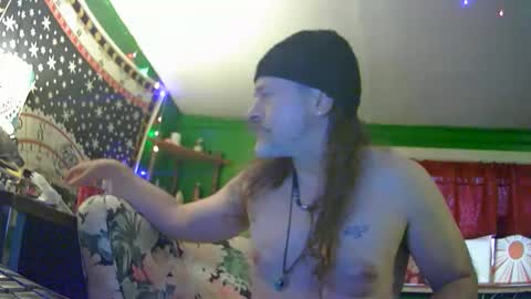 Snapshot of hippiedad333 chatting on May 13, 11:22 pm hippiedad333 online show from May 13, 11:22 pm