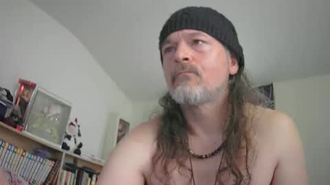 Snapshot of hippiedad333 chatting on May 17, 4:58 pm hippiedad333 online show from May 17, 4:58 pm