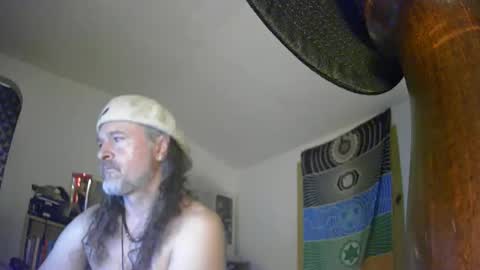 Snapshot of hippiedad333 chatting on May 19, 4:30 am hippiedad333 online show from May 19, 4:30 am