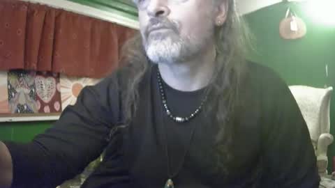 Snapshot of hippiedad333 chatting on May 24, 5:12 am hippiedad333 online show from May 24, 5:12 am