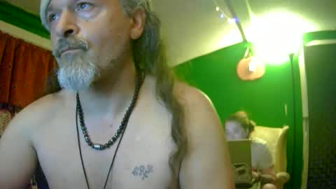 Snapshot of hippiedad333 chatting on June 9, 1:17 am hippiedad333 online show from June 9, 1:17 am