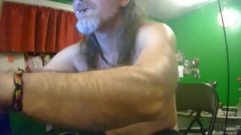 Snapshot of hippiedad333 chatting on June 21, 3:31 am hippiedad333 online show from June 21, 3:31 am
